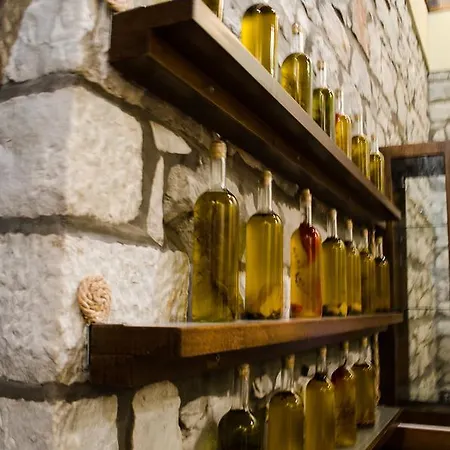 1821 En Dolianis Hotel